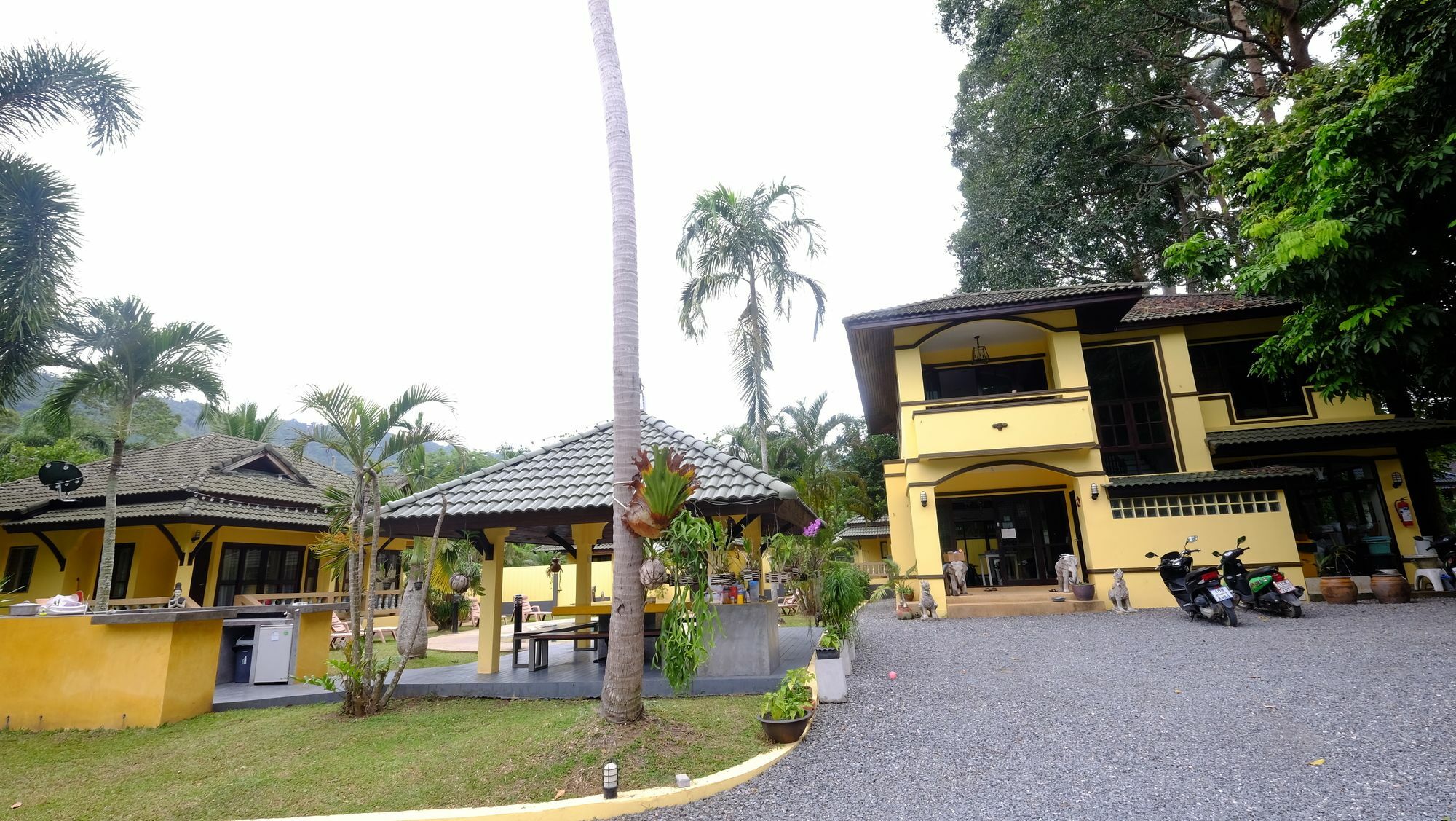 Marilyns Residential Resort Maret エクステリア 写真